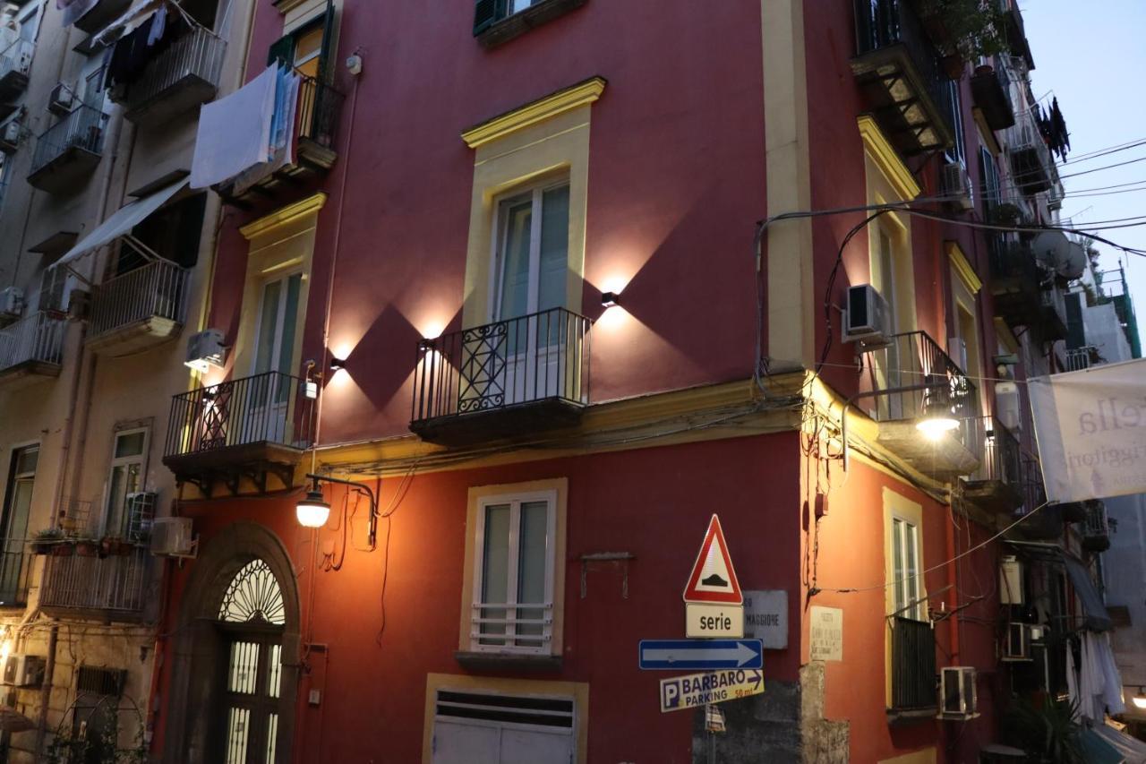 Barbaro Suite & Apartment Naples Luaran gambar