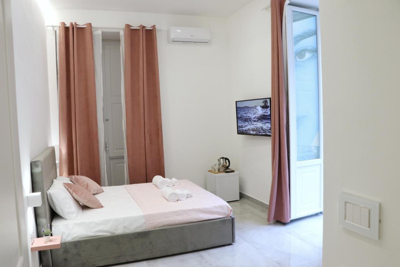 Barbaro Suite & Apartment Naples Luaran gambar