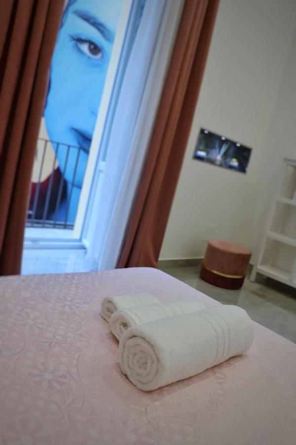 Barbaro Suite & Apartment Naples Luaran gambar