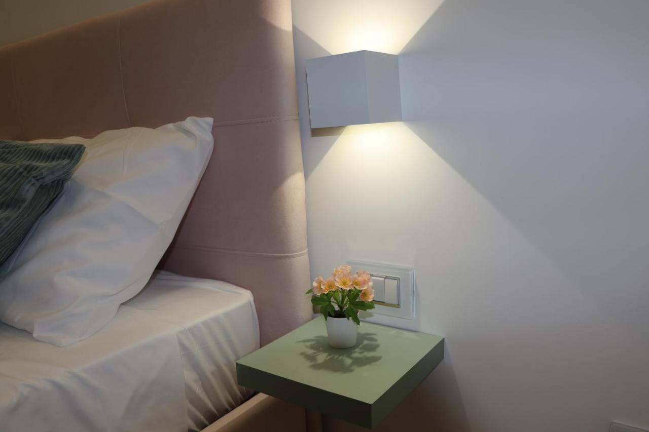 Barbaro Suite & Apartment Naples Luaran gambar