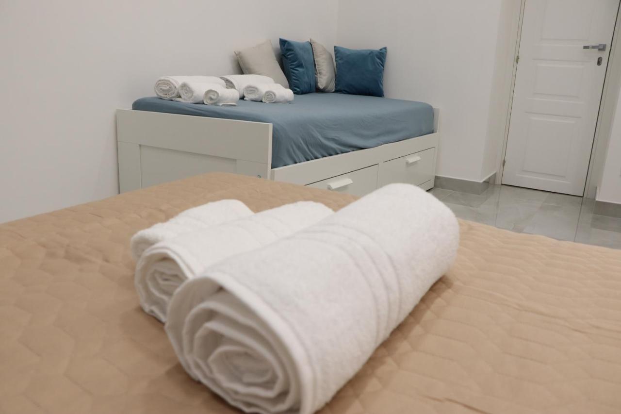 Barbaro Suite & Apartment Naples Luaran gambar