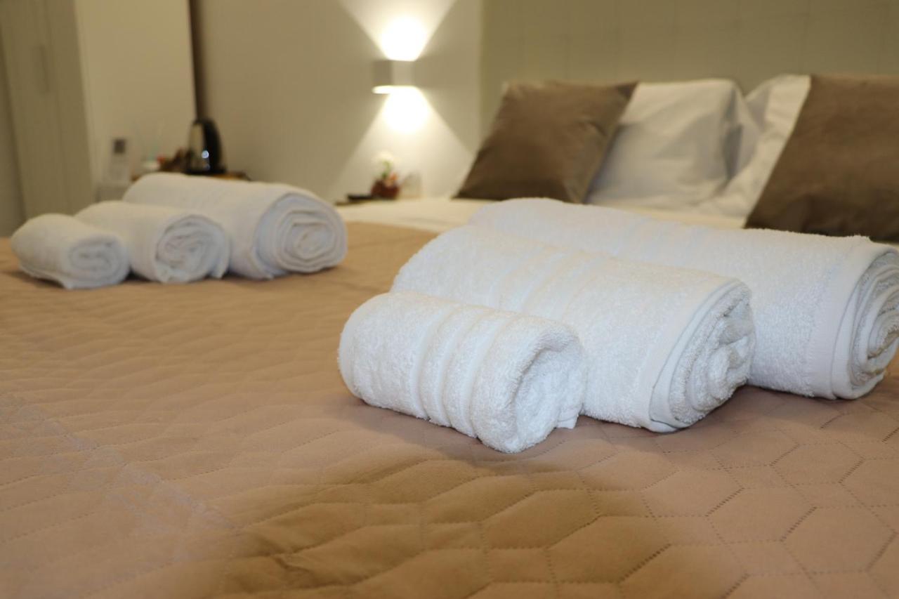Barbaro Suite & Apartment Naples Luaran gambar