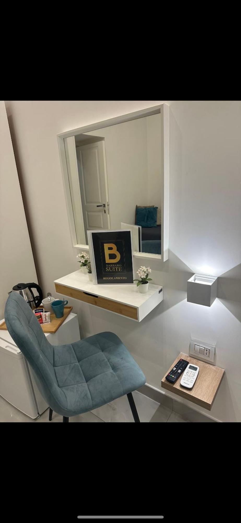 Barbaro Suite & Apartment Naples Luaran gambar