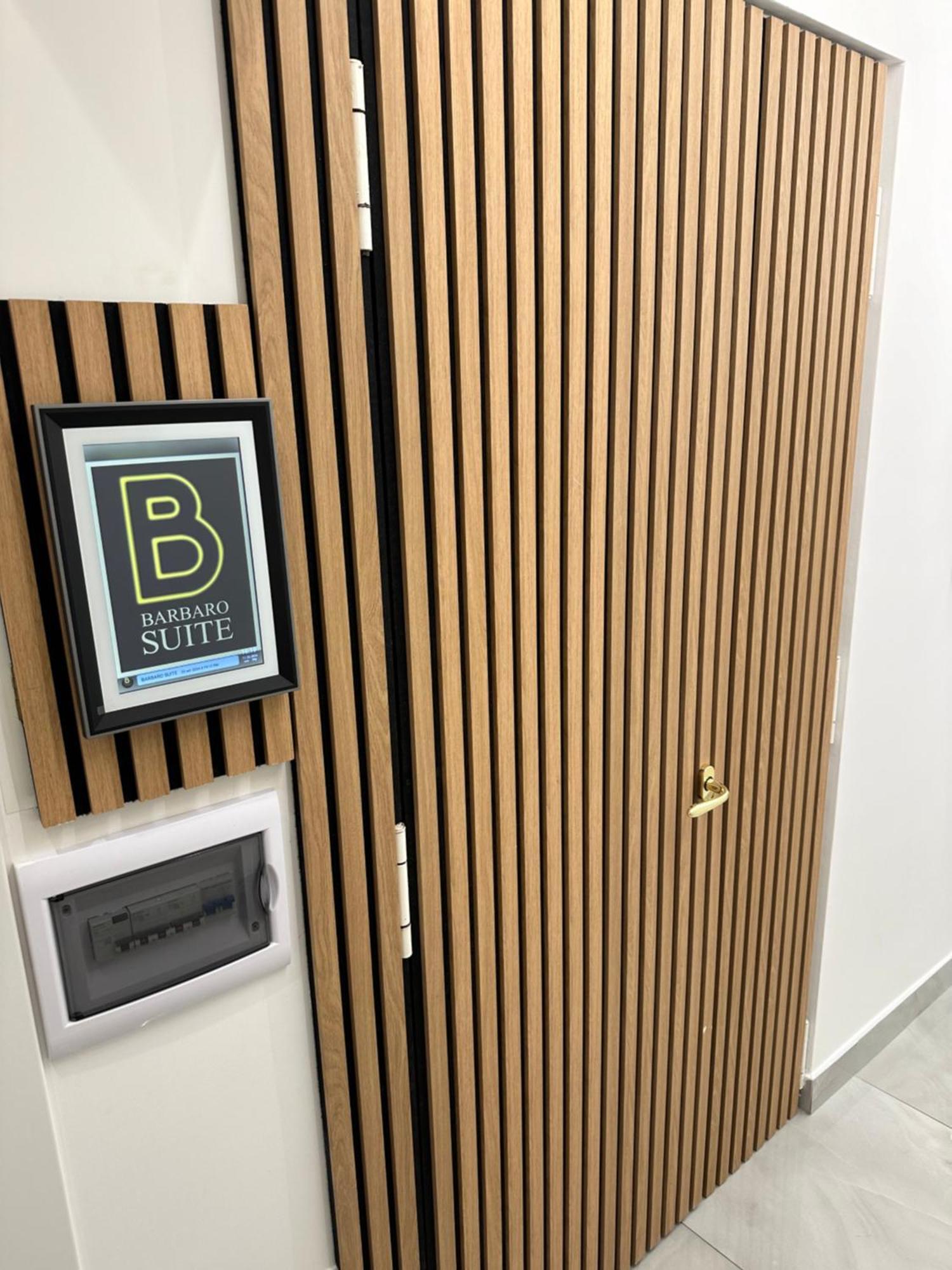Barbaro Suite & Apartment Naples Luaran gambar