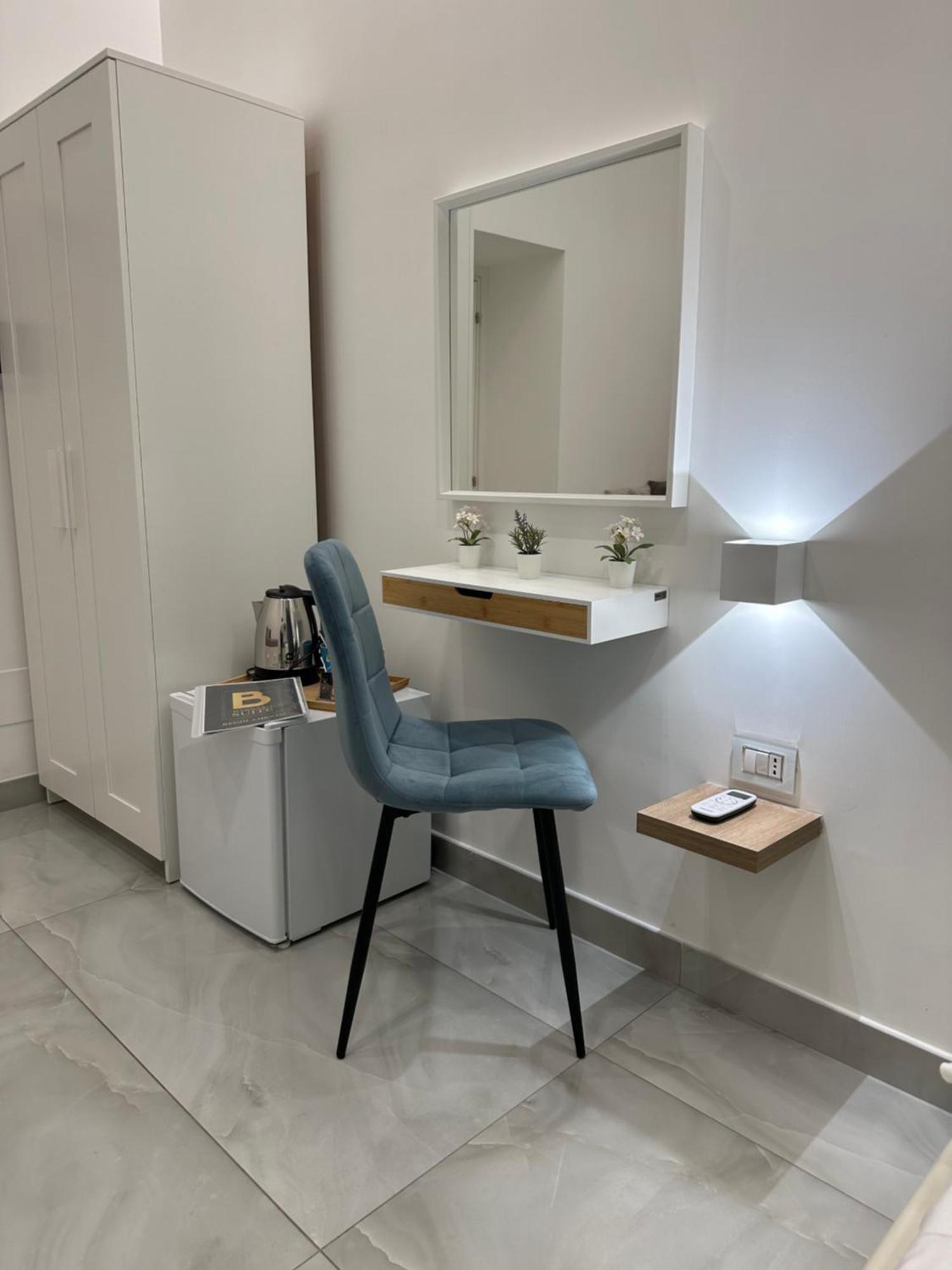 Barbaro Suite & Apartment Naples Luaran gambar
