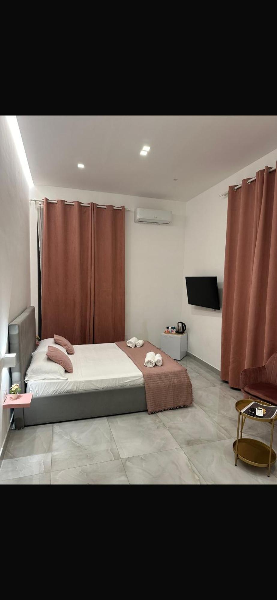 Barbaro Suite & Apartment Naples Luaran gambar
